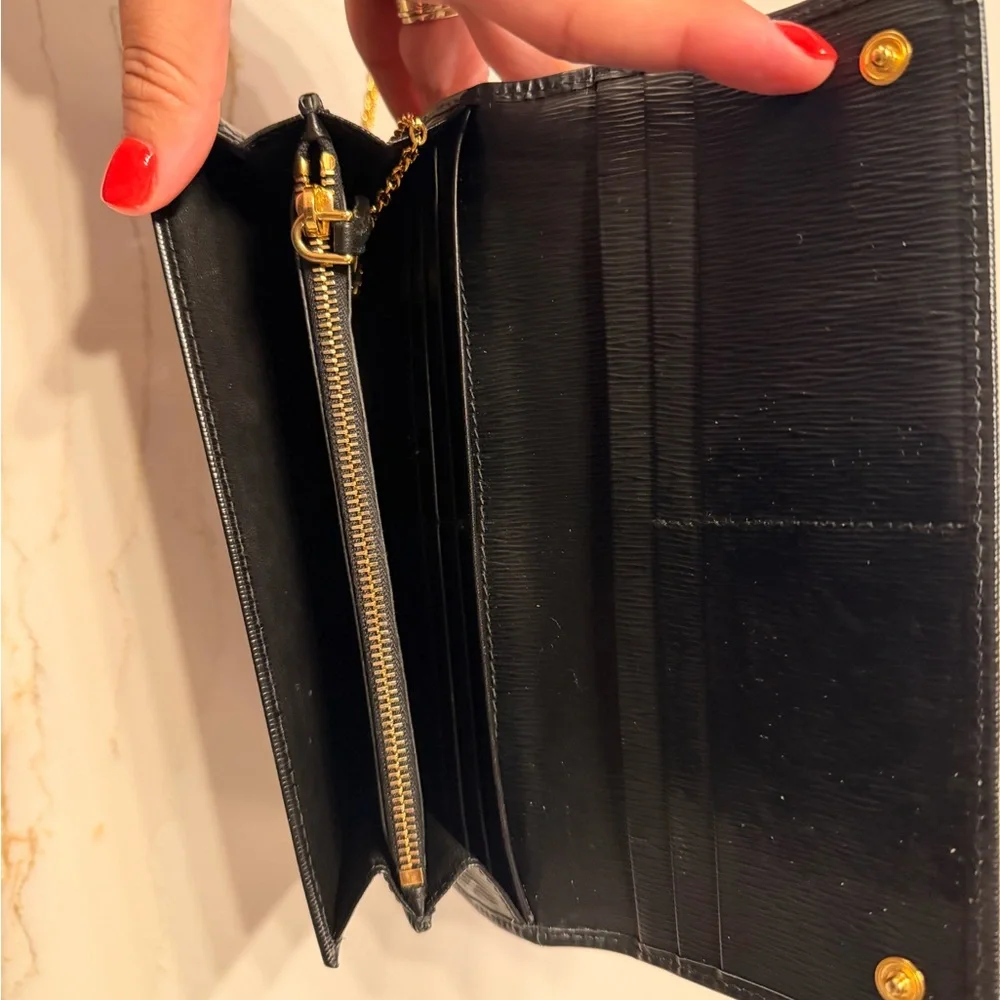 Prada Black Leather Wallet with Removable Card Holder - Picture 4 of 6